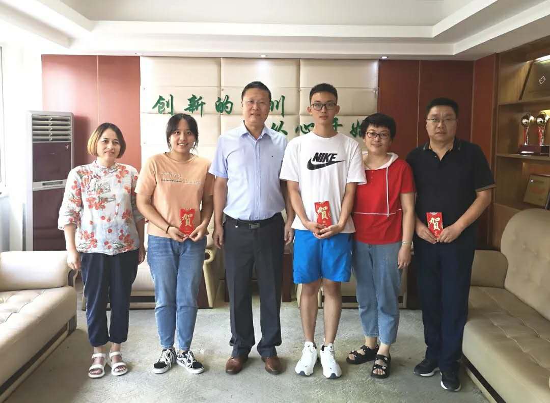 16002393553683951888.jpg c28a323e-295e-44a1-badc-d2c4018f2b51.jpg